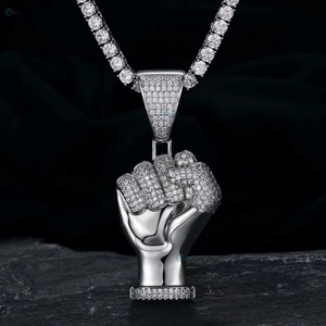 Colgante de puño de moissanita de plata 925 chapado en rodio, estilo hip hop, para uso diario, colgante bling de rapero, joyería de moda para hombre - Product Image 1