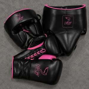Nouvel Arrivage – Ensemble de Boxe et d'Entraînement Professionnel Noir et Rose de Qualité Supérieure, Super Confortable et Attrayant pour le Sparring et le Punching - Product Image 1