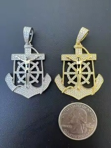 Pendentif unisexe plaqué or blanc avec design inspiré des diamants étincelants pour la mode hip-hop et le port quotidien - Product Image 1