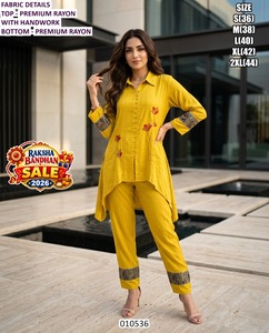 Salwar Kameez Amarillo Premium de Rayón con Bordado a Mano, Corte Regular para Mujer 010536 - Product Image 1