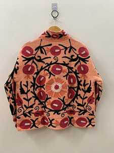 Veste bomber vintage faite à la main, style Suzani, tricotée, respirante, brodée indienne, en velours 100% coton, réversible, pour femmes - Product Image 3