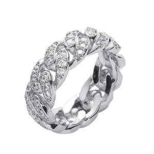 Anillo de diamante moissanita hecho a mano con engaste de cuatro puntas para joyería nupcial disponible a un precio razonable desde India. - Product Image 6