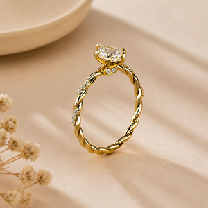 Bague de fiançailles en or jaune avec 2 diamants moissanite taille marquise et motif infini torsadé |   Bague de Mariage Minimaliste Vintage pour Femme - Product Image 4