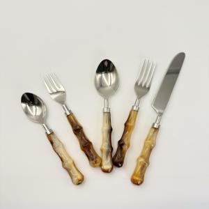 Cubiertos de Acero Inoxidable con Asas de Resina, Juego de Cubiertos con Acabado Espejo, Estilo Moderno - Product Image 2