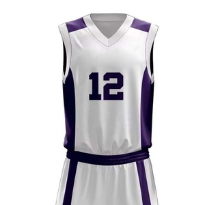 Conjunto de Camiseta de Baloncesto para Hombre, Camiseta sin Mangas con Cuello en V de Malla, Pantalones Cortos con Cintura Elástica, Estampado Sublimado, Transpirable, Ajuste Atlético - Product Image 3