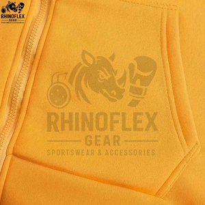 Conjunto Deportivo Personalizado Unisex de Invierno con Capucha, Color Negro Sólido, con Paneles, de Secado Rápido, Transpirable, Ligero, con Cremallera Completa - Product Image 3