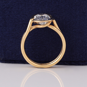 Bague de Fiançailles de Luxe en Or 14K avec Diamant de Laboratoire Taille Coussin 2,00 Carats (Ancienne Mine), Sertie en Bézel Bypass, Certifiée IGI, Bague de Mariage - Product Image 5
