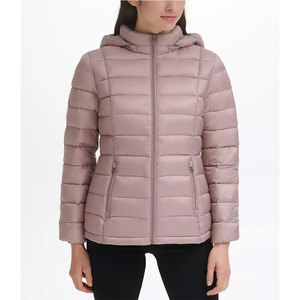 Veste matelassée d'hiver pour femme de haute qualité, légère, épaisse et chaude, avec capuche, pour l'extérieur - Product Image 1