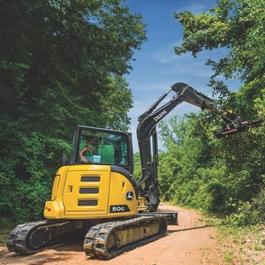 Miniexcavadora Inteligente John Deere con Solución de Trituración para Excavación Rápida y Eliminación Eficaz de Maleza - Product Image 1