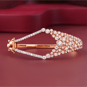 Bracelet jonc en or rose 14 carats avec diamant rond de laboratoire de 3,62 carats et grappe de diamants en forme de bulle - Product Image 1
