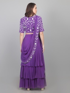 Hermoso sari de fiesta para mujer, estilo diseñador, listo para usar, con volantes, lentejuelas y adornos de cuentas. - Product Image 5