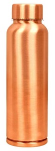 Bouteille d'eau en cuivre au design simple, très demandée, finition antique avec bouchon anti-fuite pour usage quotidien, disponible à la vente - Product Image 2