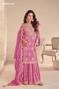 Proveedor de conjuntos de kurta-plazzo y dupatta de la mejor calidad, elegantes y de moda para festivales, con bordados y trabajo manual, de Surat. - Product Image 3