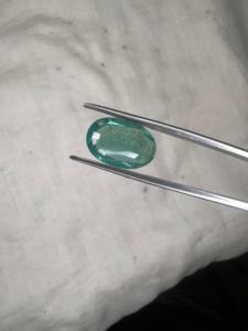 Émeraude naturelle zambienne de 3,48 carats, forme ovale, pierre précieuse vert foncé facettée, pierre précieuse pour la fabrication de bijoux fins, vente en gros - Product Image 2