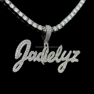 Elegante colgante de diamantes en plata de ley con tu nombre como colgante Joyas de diamantes Premium para niñas con cadena de tenis - Product Image 1
