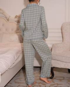 Conjunto de pijama de tela de poliéster elegante y suave con textura arrugada, de manga larga y pantalones, para dormir, para mujer, de Bangladesh. - Product Image 5