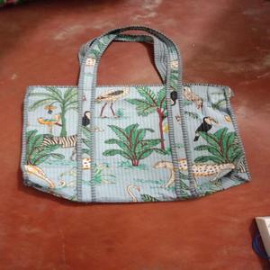 Quilted Cotton Geometric Pattern Tote Bag with Zipper Closure Shopping & Travel Bag - Product Image 3