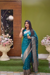 Sari Tradicional Indio de Seda Banarasi con Trabajo de Tejido Zari para Bodas y Eventos Festivos, Atuendo para Mujer - Product Image 4