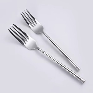 Ensemble de couverts personnalisés de créateur, les plus vendus, finition argentée, pour les cérémonies de mariage et les fêtes, objet décoratif - Product Image 4