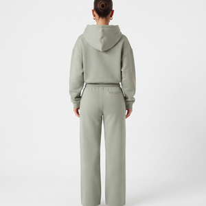 Conjunto Deportivo para Mujer, Sudadera Corta con Cremallera Completa y Pantalones Jogger, Personalizable, Transpirable, Color Verde Salvia Sólido - Product Image 3