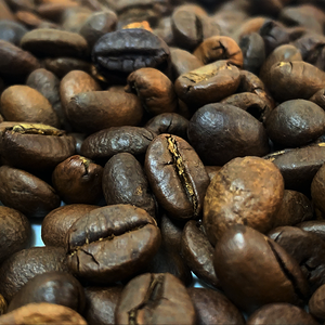 Prêt à expédier grains de café vert Robusta du Vietnam S18 naturel séché au soleil 95% grains entiers mûrs OEM/ODM Support exportation en vrac - Product Image 4