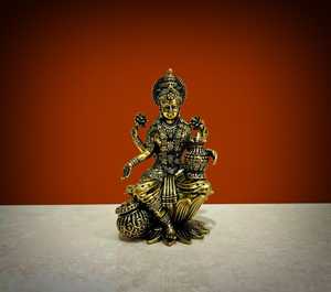 Statue de la déesse Lakshmi en laiton artisanal, moulée dans la cire, pour la décoration de la maison ou du temple - Product Image 5