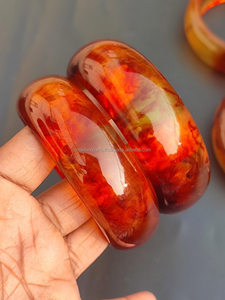 Elegantes Brazaletes de Resina con Diseño de Ángel Hechos a Mano para Mujer, Joyería de Diseño Ancho para Uso Casual y de Fiesta - Product Image 2