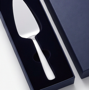Servidor de pastel con acabado plateado moderno con mango de diseño de revestimiento Ideal para recepciones, fiestas y reuniones en casa o uso de catering - Product Image 6