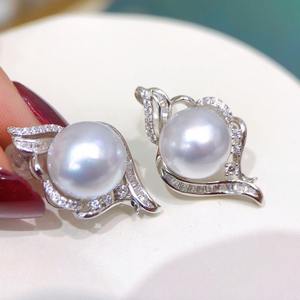 Zhuji Vente en gros Boucles d'oreilles en perles naturelles populaires en direct, 11-12 mm, en argent pur S925, 11-12 mm, élégantes et nobles - Product Image 1