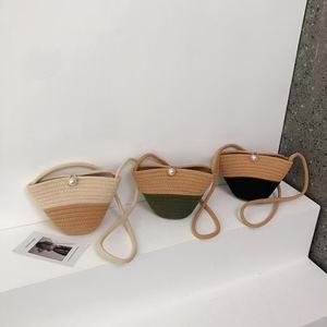 Nuevo Bolso Bandolera Semicircular de Mujer con Estampado Animal, Tejido a Crochet, Pequeño y Exquisito, con Cierre de Cremallera - Product Image 1