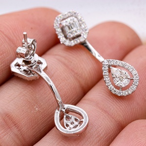 Pendientes de Oro Blanco de 18k con Diamantes Naturales en Forma de Baguette y Halo, Joyas Memoria, Venta al Por Mayor - Product Image 5