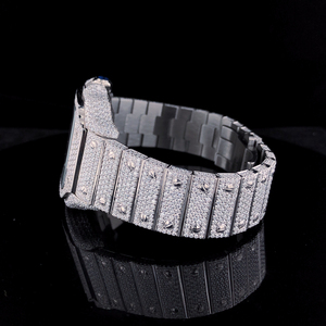 เครื่องประดับศิลปะสุดหรู ผลิตด้วยมือ รุ่นลิมิเต็ดอิดิชั่น  ทำจากสแตนเลสสตีล ประดับคริสตัลแซฟไฟร์  สำหรับทั้งชายและหญิง ดีไซน์คลาสสิก  พร้อมกลไก ETA - Product Image 3