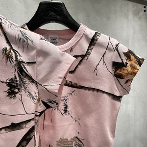 Crop top à imprimé camouflage rose pour femme, manches courtes, col rond, coupe ajustée, t-shirt décontracté, respirant, en coton tricoté, écologique - Product Image 4