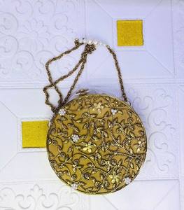 Pochette de soirée pour femme Fusion Republik Square Stone MOP avec fermeture magnétique, bandoulière chaîne et doublure en polyester - Product Image 3