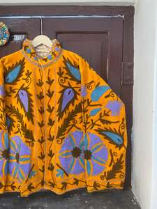 เสื้อแจ็คเก็ตกำมะหยี่ปักลายซูซานีสไตล์โบฮีเมียน ดีไซน์ลายดอกไม้ งานปักหนาแน่น - Product Image 3