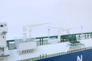 Maquette de navire tanker en bois Maran Gas Achilles faite à la main - Réplique à l'échelle d'un navire de transport de GNL haut de gamme pour la décoration de la maison ou du bureau - Product Image 3