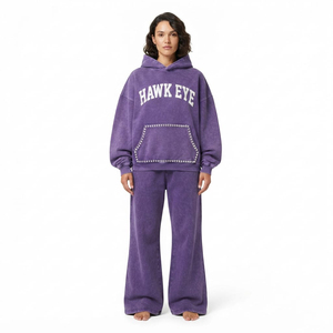 Conjunto de dos piezas de invierno para mujer: Sudadera con capucha de algodón grueso con lavado ácido y pedrería, y pantalones de pierna ancha. Logotipo personalizado. - Product Image 5