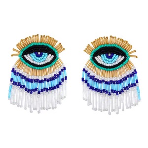 Boucles d'oreilles à pampilles perlées Evil Eye, ornées de perles, faites à la main, avec motif perroquet, de la marque BaubleBar - Product Image 2