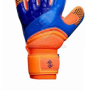 Gants de gardien de but de haute qualité et durables avec fermeture auto-agrippante antidérapante, paume en maille respirante, protection des doigts, ajustement stable - Product Image 6