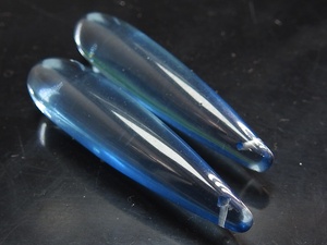 Perles en verre de quartz bleu foncé aquatique de 35 mm, en forme de goutte allongée, paire assortie, apprêts pour boucles d'oreilles, matériel de fabrication de bijoux en gros - Product Image 3