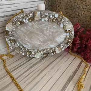 Bolsos de Mano Modernos para Fiesta, Color Blanco, Modelo Nuevo, Bolsos Metálicos para Mujer, Bolsos de Mano Pequeños para Mujer, Venta al Por Mayor, BY MULTI CRAFT - Product Image 6