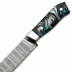 Cuchillo de Cocina Ahmad Fabric, Hecho a Mano, de Acero Damasco de Grado Industrial, con Mango de Madera de 15 cm, Hoja de Punta Caída y Borde Dentado, con Funda de Cuero - Product Image 5