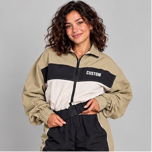 Conjunto Deportivo Urbano con Paneles en Beige, Negro y Crema a Precio Razonable, Chaqueta Cortavientos Personalizada para Mujer, Ropa Urbana Hip Hop - Product Image 1
