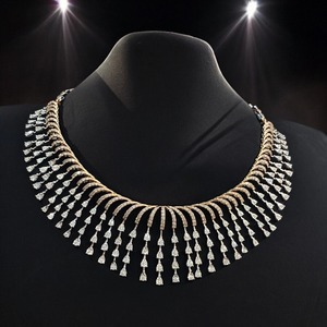 Magnifique collier ras du cou en or massif 18 carats plaqué rhodium avec diamants naturels ronds taille brillant de 5,73 carats certifiés IGI - Product Image 4
