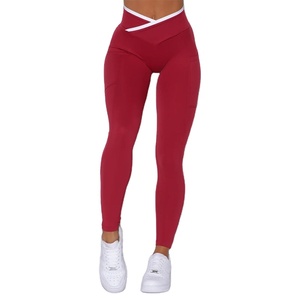 Conjunto de Yoga Personalizado para Mujer en Color Borgoña Sólido con Detalles en Contraste, Top Halter y Leggings de Cintura Cruzada, Calidad Premium, Fabricante de Pakistán - Product Image 3