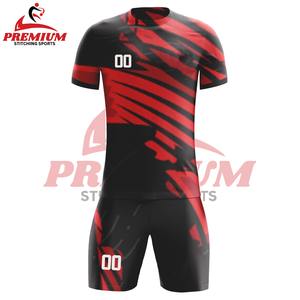 Tenues de football de qualité supérieure, manches courtes, séchage rapide, sublimées, uniformes de football de haute qualité avec logo personnalisé - Product Image 4