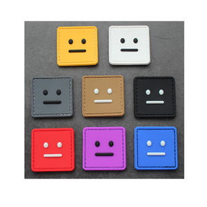 Patch en caoutchouc carré 3D en relief, motif visage, à coudre, blanc et jaune, pour cadeaux - Product Image 2