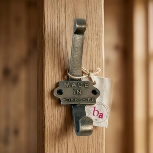 Rustic Cast Iron Vintage Wall <b>Hook</b> Eco-Friendly Self-Adhesive Installation <b>Single</b> <b>Coat</b> <b>Hook</b> for Clothing Storage Made Uttar - Product Image 2
