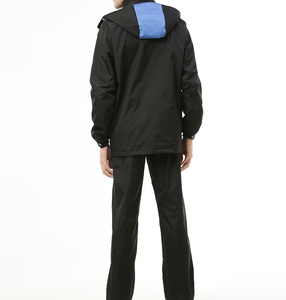 Conjunto de Chaqueta y Pantalones Impermeables con Capucha de Alta Calidad para Hombre, Marca OEM, para Viajes al Aire Libre - Product Image 3