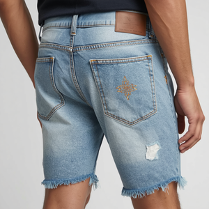 Shorts en jean vintage pour homme de qualité supérieure avec détails délavés, poches brodées et style streetwear contemporain - Product Image 2